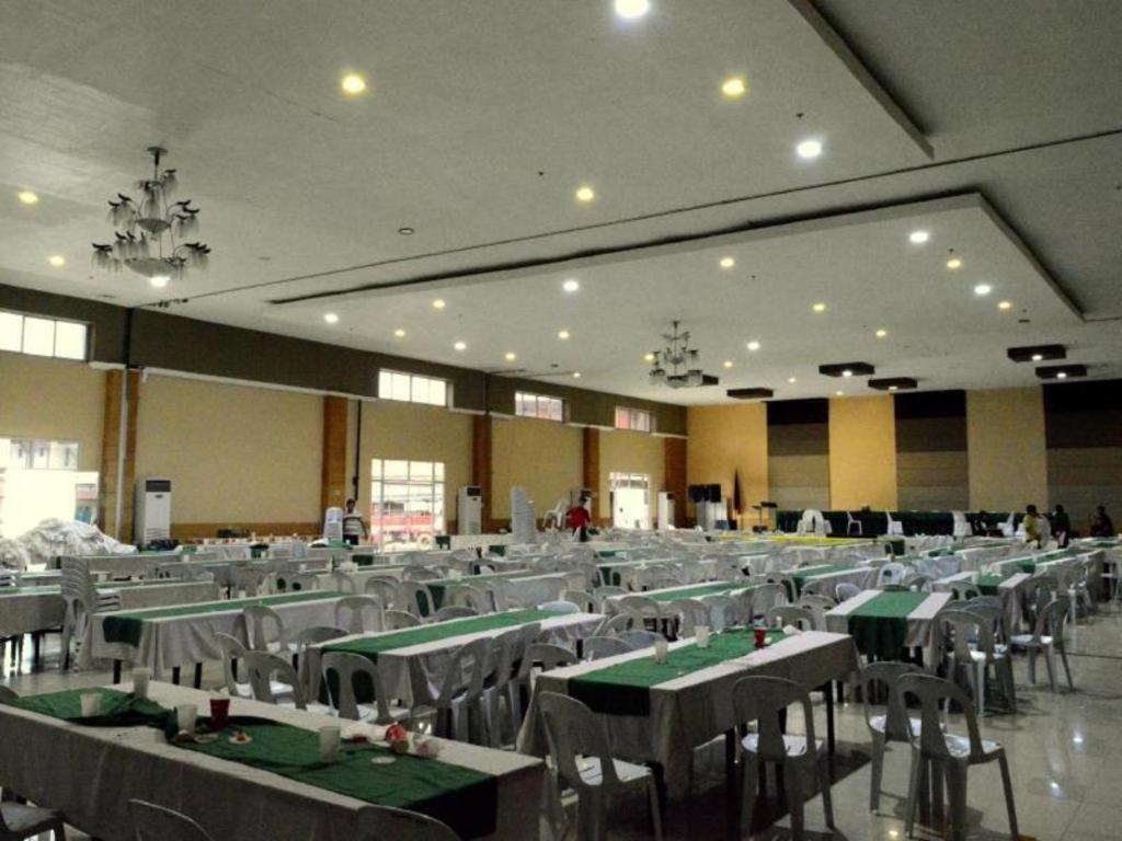 Big Daddy Hotel And Convention Center Butuan City Esterno foto