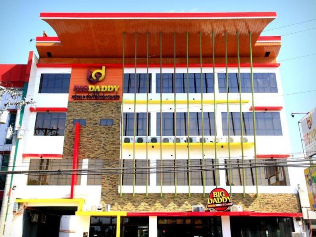 Big Daddy Hotel And Convention Center Butuan City Esterno foto