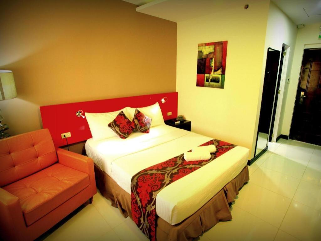 Big Daddy Hotel And Convention Center Butuan City Esterno foto