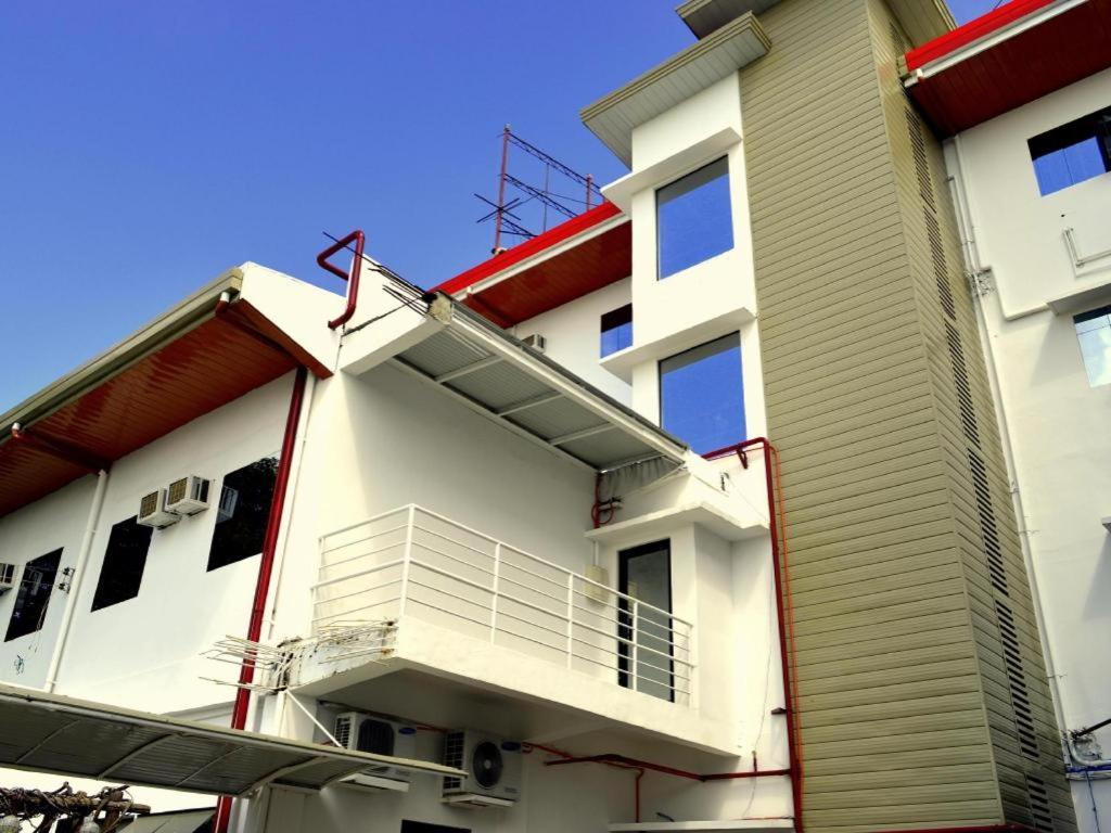 Big Daddy Hotel And Convention Center Butuan City Esterno foto