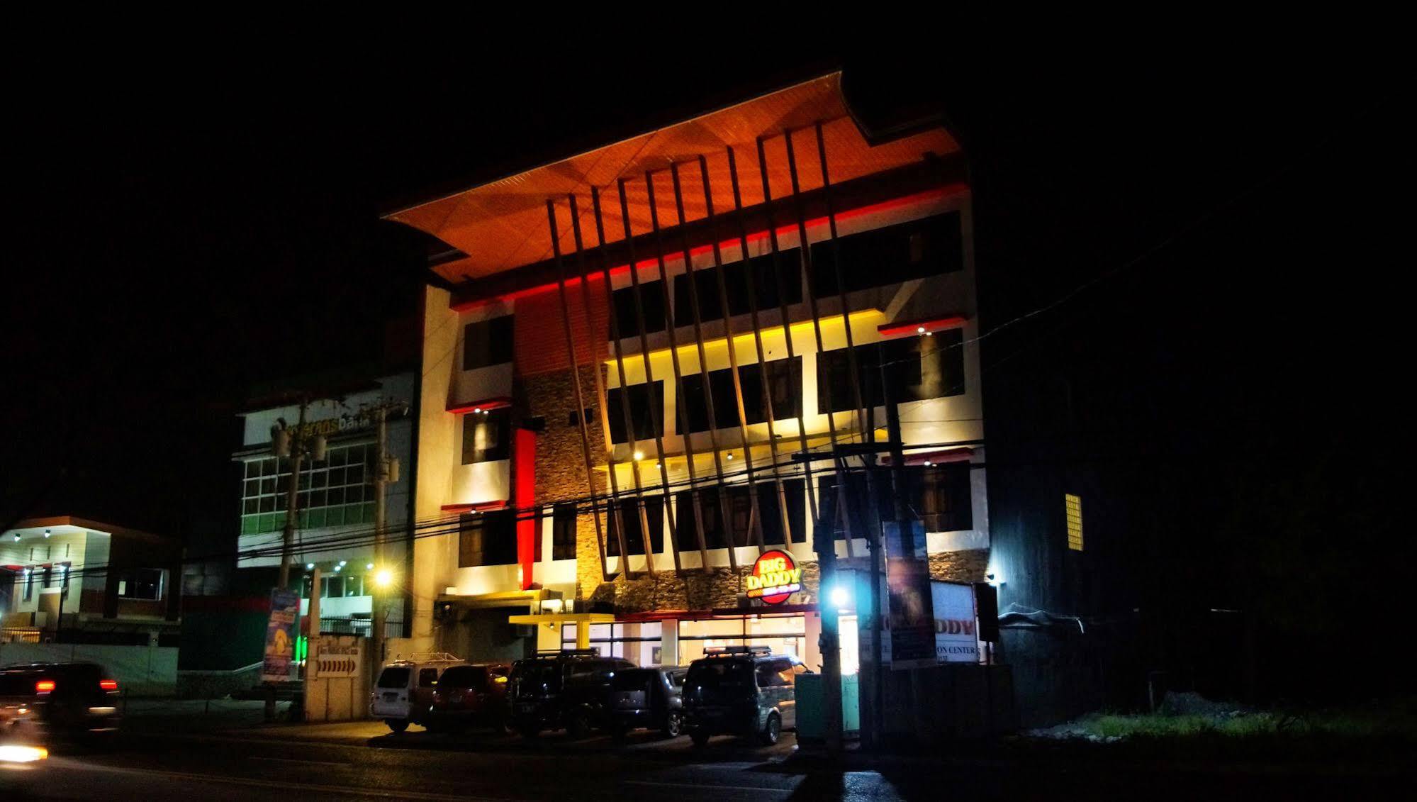 Big Daddy Hotel And Convention Center Butuan City Esterno foto