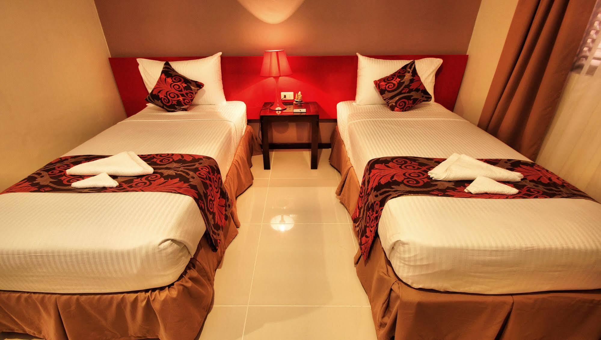 Big Daddy Hotel And Convention Center Butuan City Esterno foto