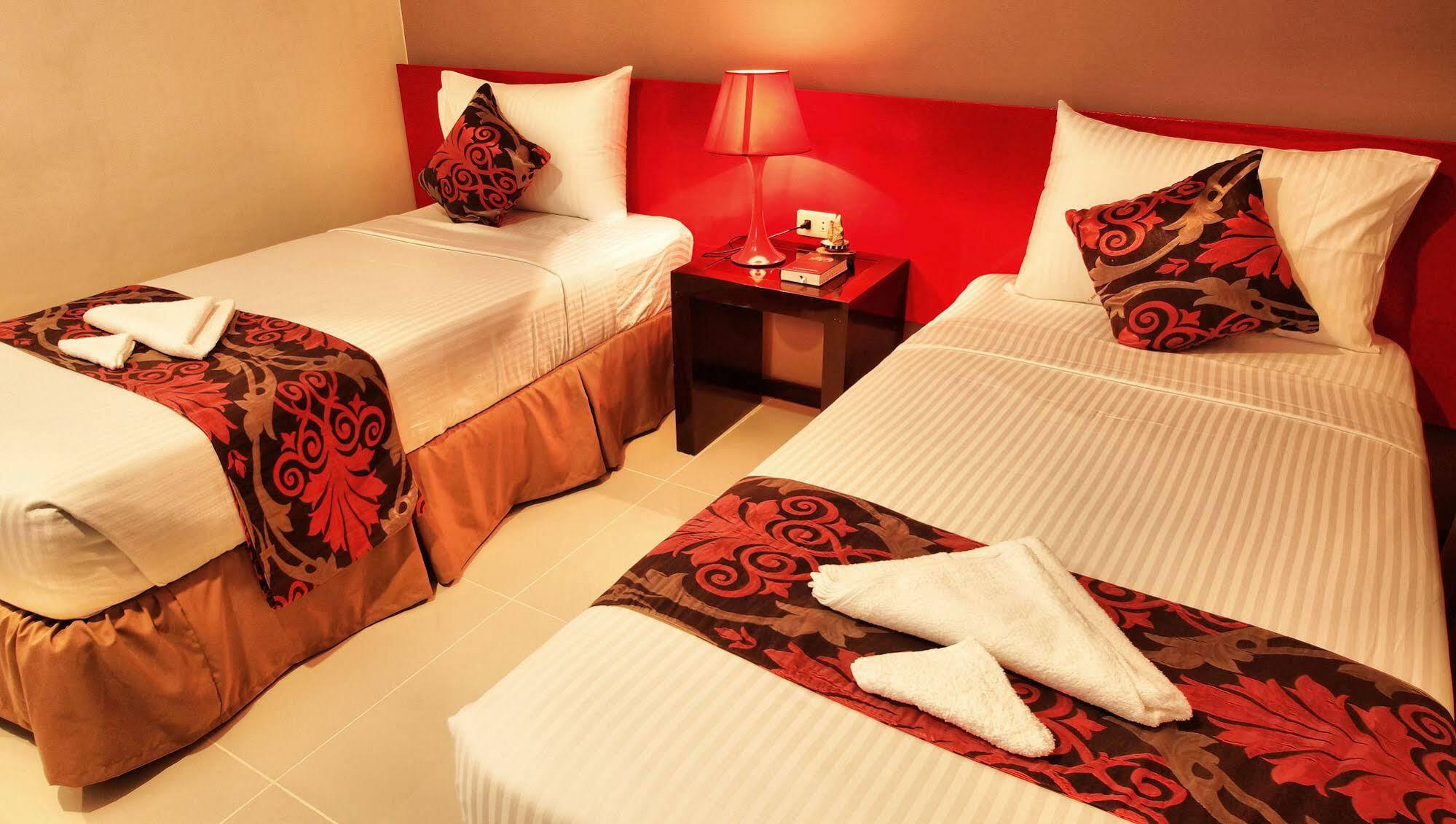 Big Daddy Hotel And Convention Center Butuan City Esterno foto